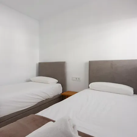One-80 2440 Apartment *
